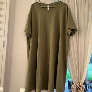 Lululemon t shirt midi dress